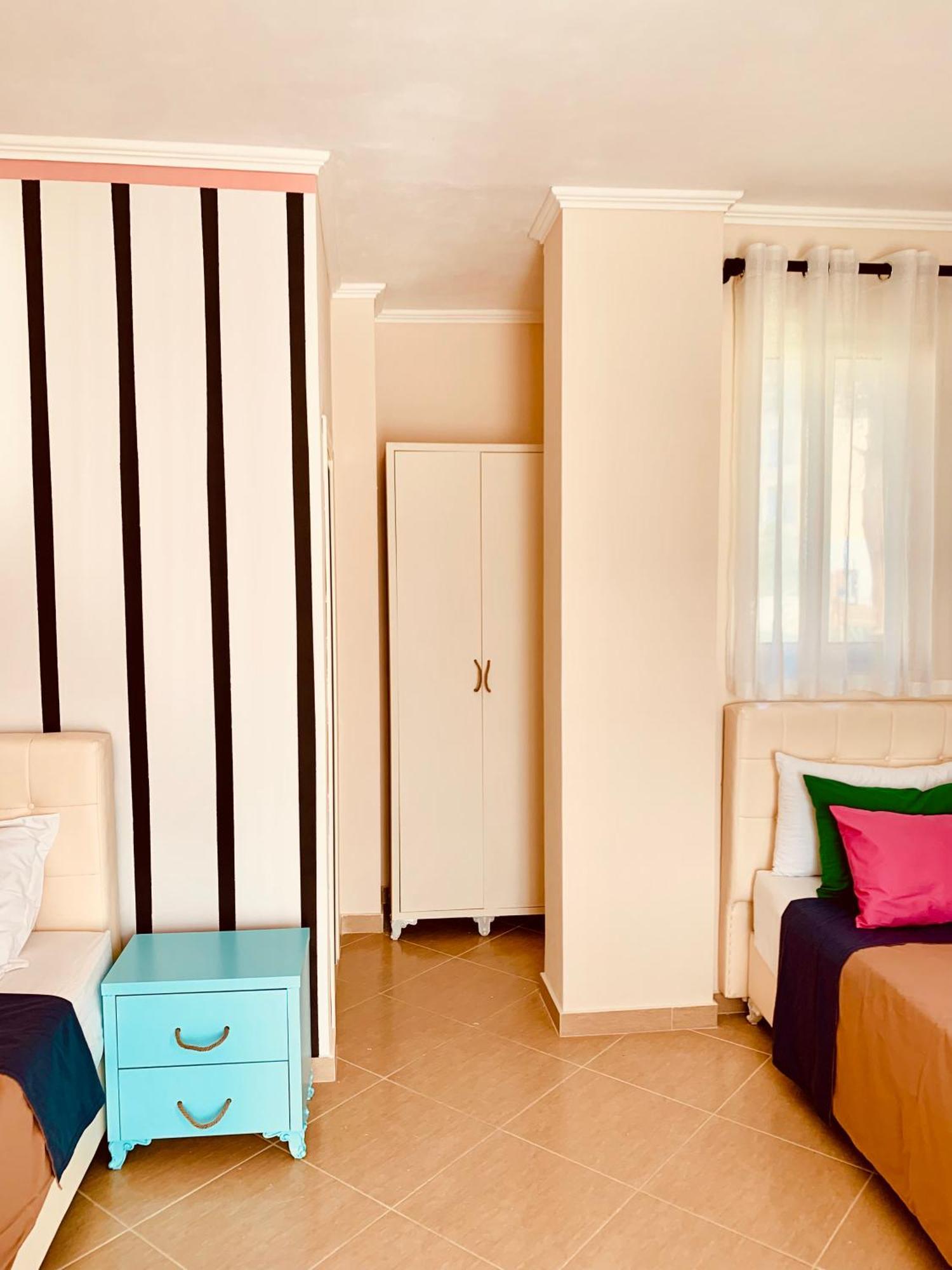 Family Tree - Quiet Area - Self Check In Aparthotel Golem  Bagian luar foto